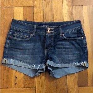Cuffed denim shorts